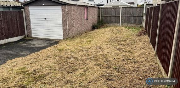 3 bedroom semi-detached house to rent - Photo 2