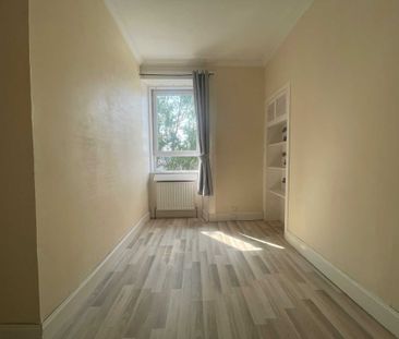 Price £700 pcm - Available Now - Unfurnished - Photo 3