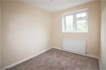 4 bedroom detached house to rent - Photo 5