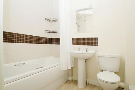 2 bedroom flat to rent - Photo 5