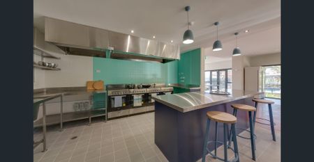 Fully Furnished One Bedroom Studio Available! All Bills Inc! Scarborough Beach! - Photo 4