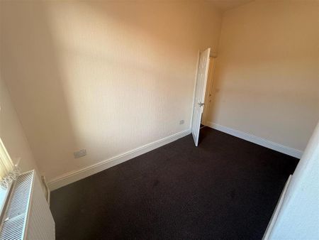 4 bedroom terraced house to rent - Photo 2