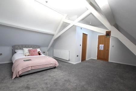 3 Bedroom Detached House, Chester - Photo 4