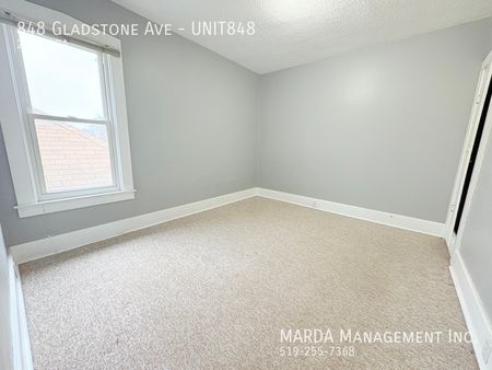 848 Gladstone Ave - UNIT848 - Photo 3