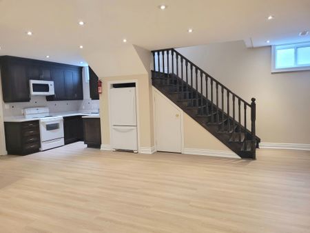 For Lease - 9 August Avenue, Toronto, Ontario - Photo 3