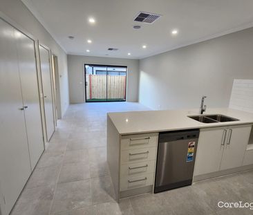 15 Ravenna Street, Clyde, VIC 3978 - Photo 2