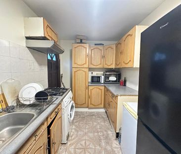 Brassie Avenue, East Acton, London, W3 7DE - Photo 4