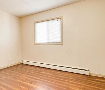 - 2 Bedroom at Williamson Manor - Photo 6