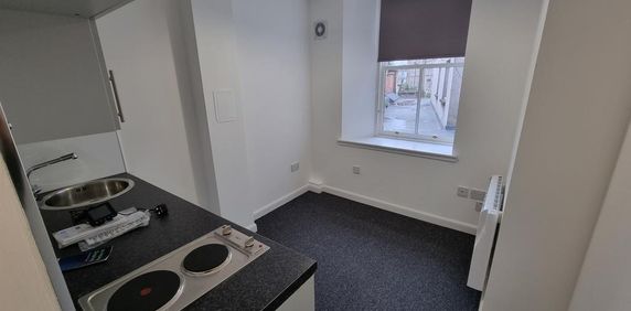 1 bedroom flat to rent - Photo 2