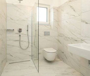 Wohnglück in Katzelsdorf: Erstbezug Doppelhaushälfte mit Loggia und... - Photo 2