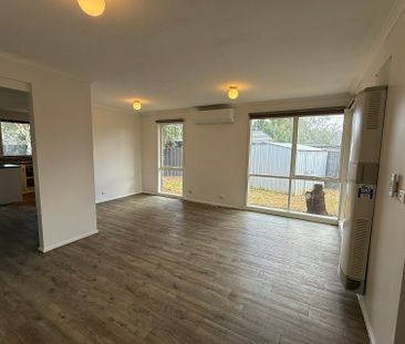 8 Greenhill Rise, Hampton Park VIC - Photo 3