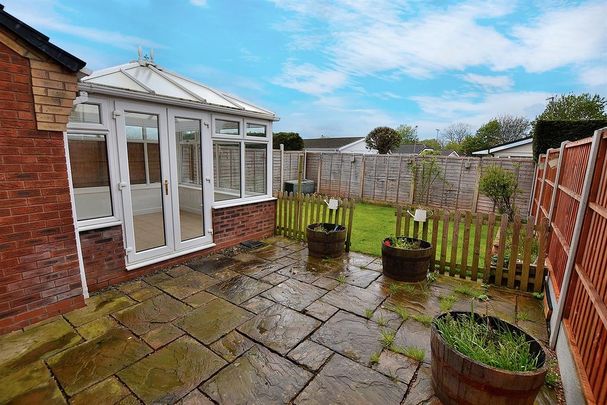 4 bedroom detached house to rent - Photo 1