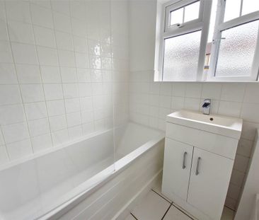 3 bedroom bungalow to rent - Photo 6