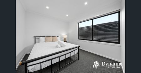 3 Bed 2.5 Bath 2 Garage - unit 5- Fully Furnished - Photo 4