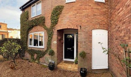 Rosebay Close, Norwich, NR6 - Photo 2