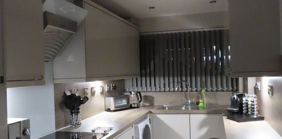 Room in a Shared House, Penderry Rise, SE6 - Photo 2