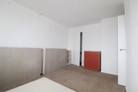 3 bedroom apartment to rent - Photo 2