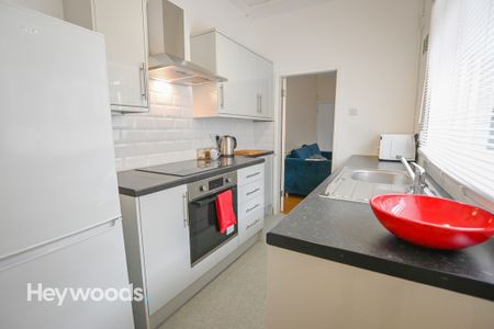 1 bed to rent in Crowther Street, Shelton, Stoke-On-Trent, ST4 - Photo 4