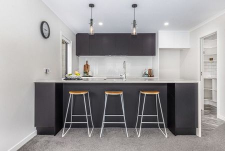 Modern 4BR Family Home in Tawa - Photo 2