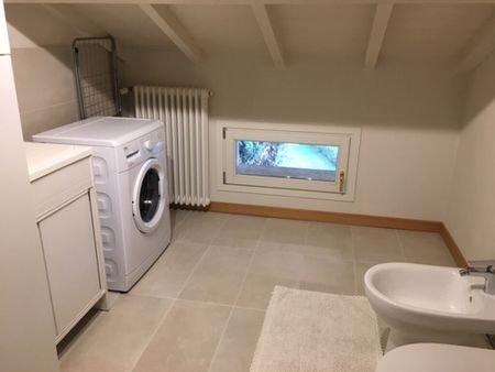 Five-rooms Apartment FURNISHED FOR RENT in VILLA LIBERTY with large garden Verona (Borgo Trento) - Photo 4
