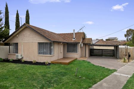 28 Fraser Street, Melton South. - Photo 3