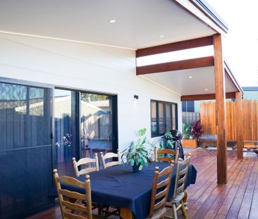 8a Croudace Road, Elermore Vale NSW 2287 - Photo 5