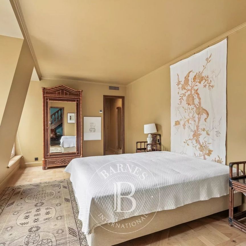 Tout savoir sur cet appartement dans le quartier Elysées-Madeleine, à Paris 8ème - Photo 1