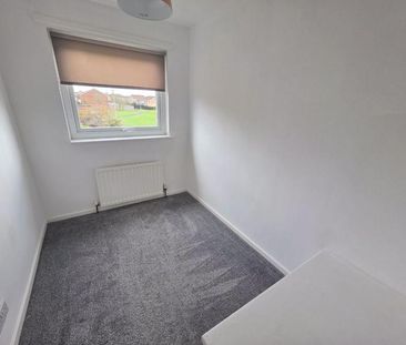 3 bedroom end of terrace house to rent - Photo 3