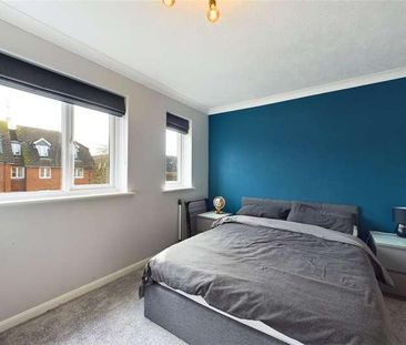 Florence Road, College Town, Sandhurst, Berkshire, GU47 - Photo 3