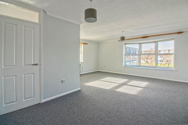 Westlake Gardens, Worthing - Photo 1