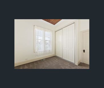 Three bedroom home in prime location. - Photo 2