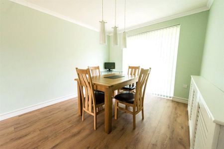 3 bedroom semi-detached house to rent - Photo 2