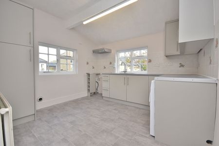 2 bedroom end terraced house to rent, - Photo 5