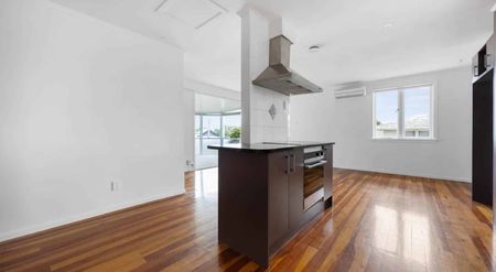 Coastal Charm & Freshly Renovated Space - Photo 5