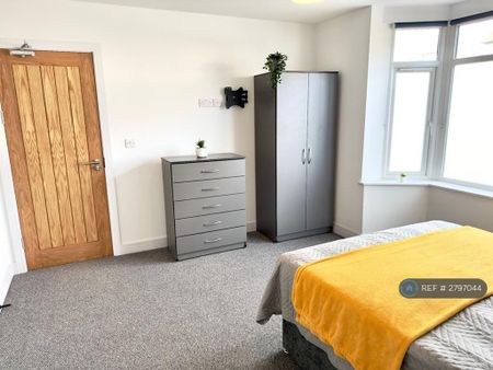 1 bedroom in a house share to rent - Photo 4