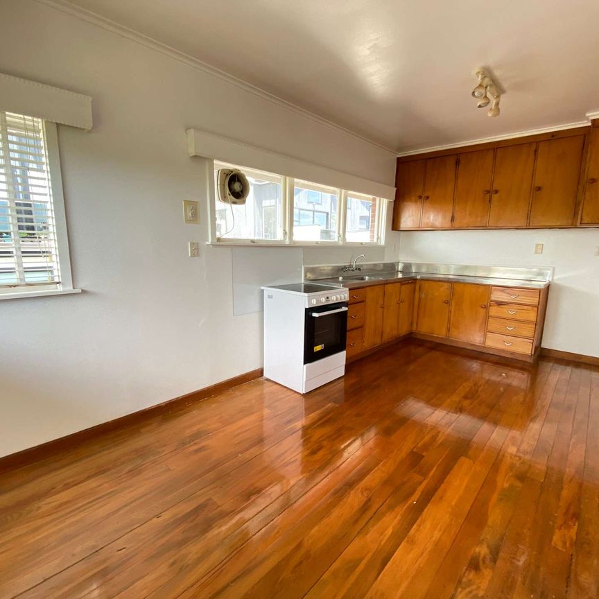 Three bedroom - SAINT HELIERS - Photo 1