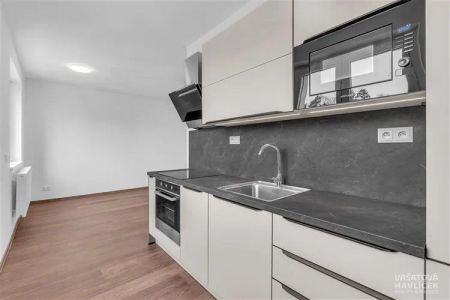 Pronájem zrekonstruovaného moderního bytu - Фото 4