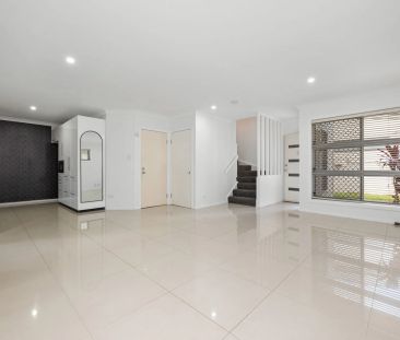 Modern Boutique Townhome Living in Prime Coorparoo Location - Photo 1