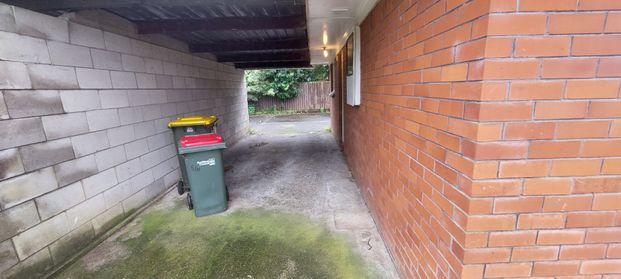 Spacious 2 Bedroom, 1 Bathroom unit - Photo 1
