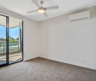 “STYLISH 2 BED 2 BATH APARTMENT” - Photo 4