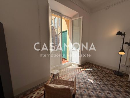 Spacious Designer Room with Balcony in 6-Bedroom El Born Apartment - Photo 3