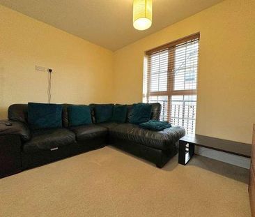 Benjamin Lane, Slough, Berks, SL3 - Photo 2