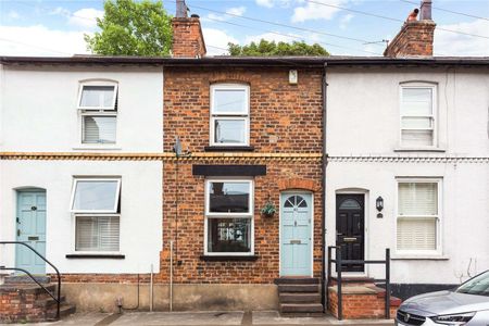 Stylish period property with courtyard garden in the heart of Knutsford - Photo 3