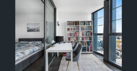 Luxurious Living - One Bedroom + Study in the Icon Dimmey's Building - Photo 3