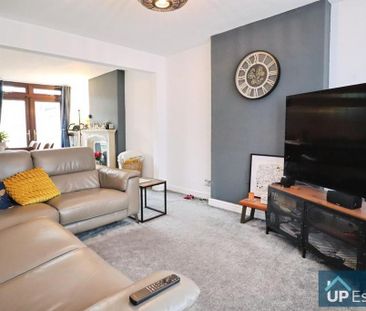 3 bedroom end of terrace house to rent - Photo 1