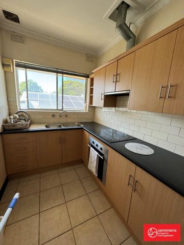 “LARGE 2 BEDROOM UNIT - EASY ACCESS TO THE CITY” - Photo 5