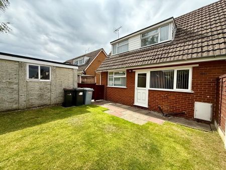 2 bedroom semi-detached bungalow to rent - Photo 2