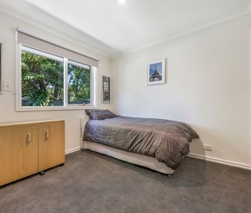 Modern 3 Bedroom Single Level Home! - Photo 3