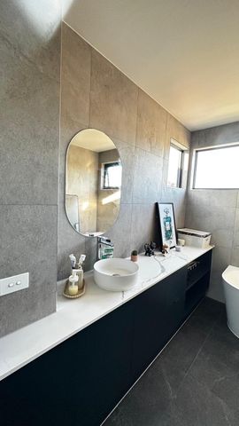 Coburg North - Photo 2