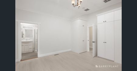 Renovated and Luxurious living in Brighton East - 5 bedrooms - 4 bathrooms - Photo 3